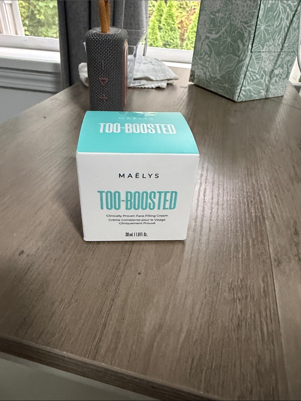 MAËLYS Too-Boosted Face Filling Cream — White & Teal